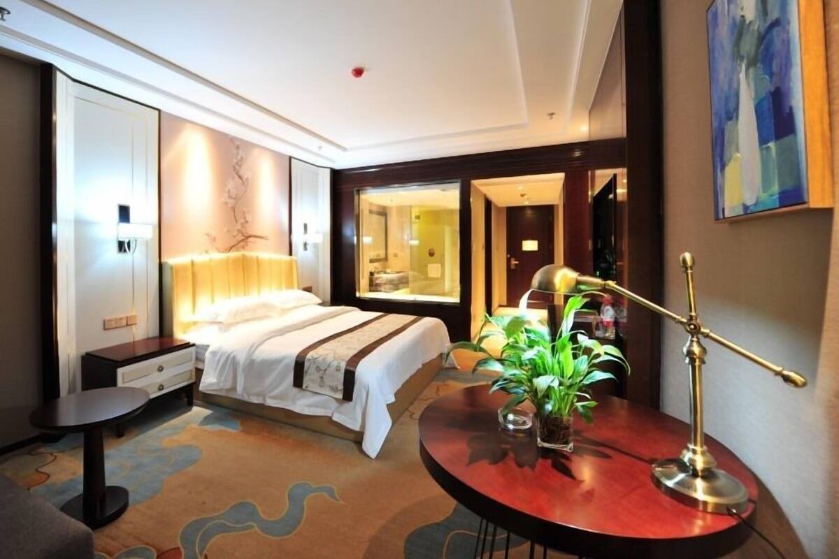 Deluxe-huone, 1 suuri parisänky | Ilmainen Wi-Fi