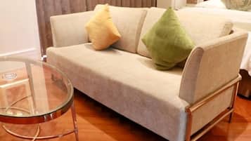 Deluxe Double Room, 1 King Bed | Free WiFi