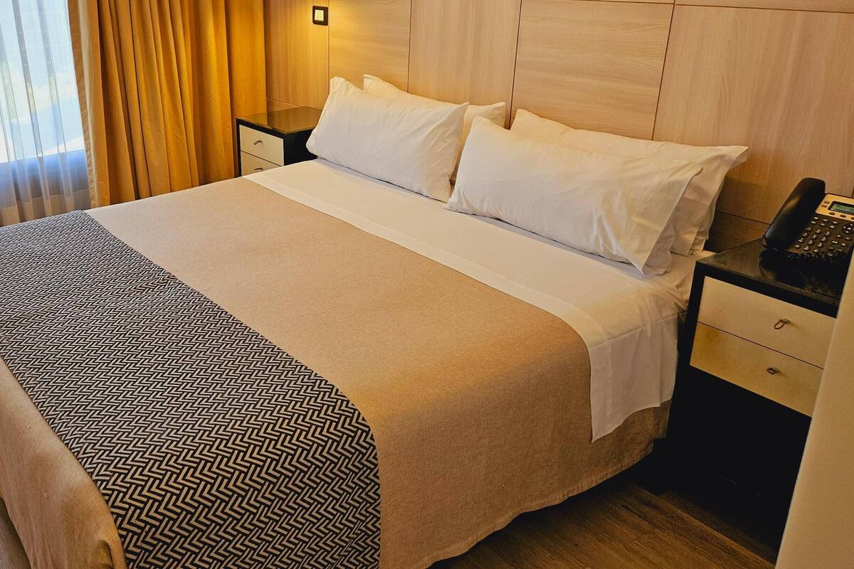 In-room safe, desk, laptop workspace, soundproofing