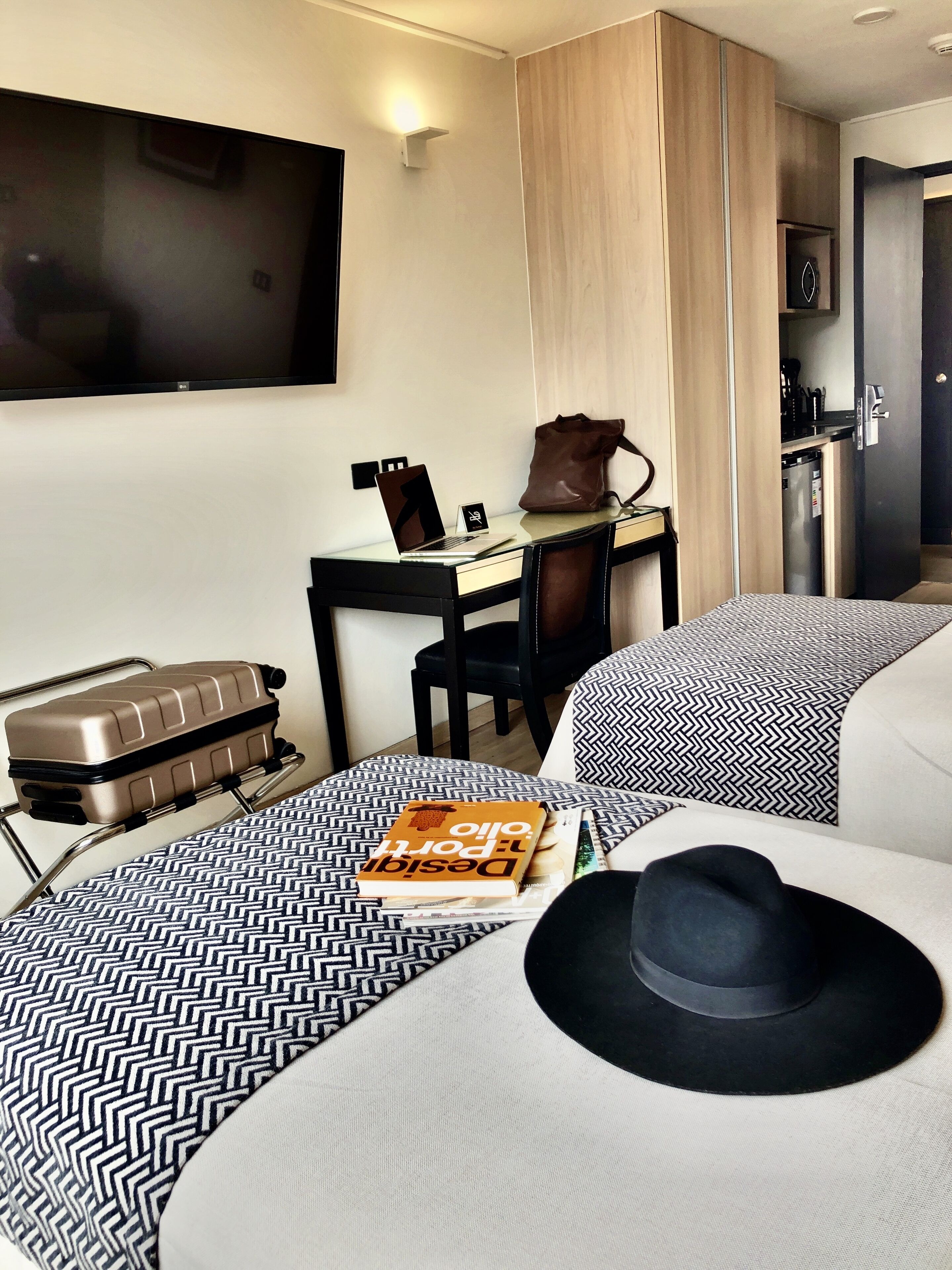 Fridge, microwave, stovetop, electric kettle