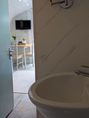 Interior - Pod Beag Beside the Sea, Isle of Eriskay (Eriskay)