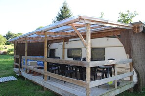 Mobile Home (Caravane) | Terrace/patio - Camping La Chevauchée (Bussière-Dunoise)