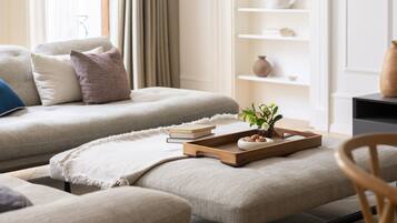 Superior Apartment | Living area | Flat-screen TV, Netflix, streaming services