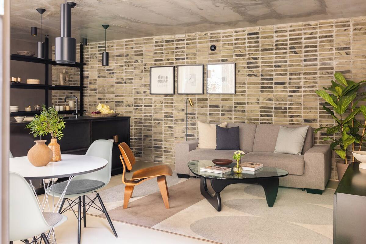 Duplex, Courtyard Area | Living area | Flat-screen TV, Netflix, streaming services