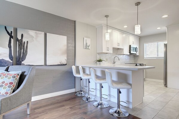 Interior - Gorgeous Old Town Scottsdale Townhouse by Fashion Square (Scottsdale)