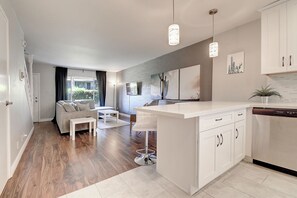 Interior - Gorgeous Old Town Scottsdale Townhouse by Fashion Square (Scottsdale)