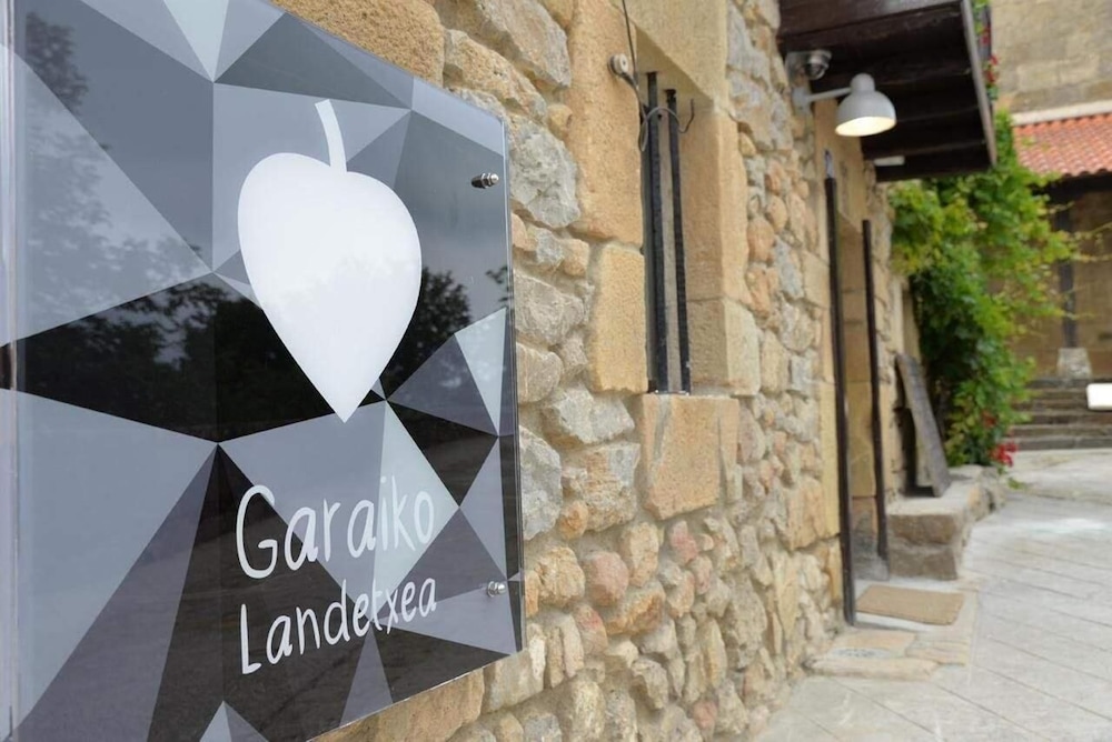 Hotel Rural Garaiko Landetxea photo 2