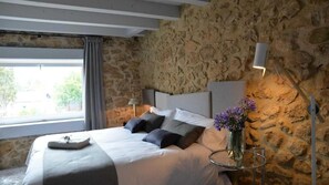 Double or Twin Room | Blackout curtains, soundproofing, iron/ironing board, cots/infant beds