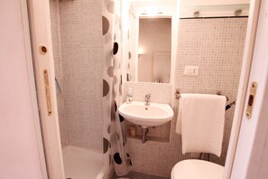 Appartement, 2 chambres | Salle de bain