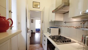 Unclassified image, 4 of 20, button - Monticelli (Rome)