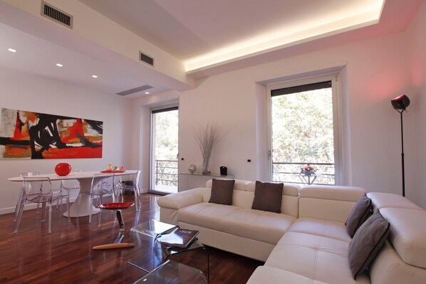 公寓, 3 间卧室 | 起居区 | 平板电视