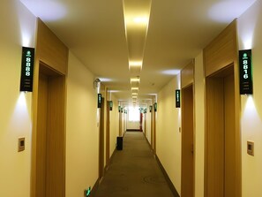 Interni