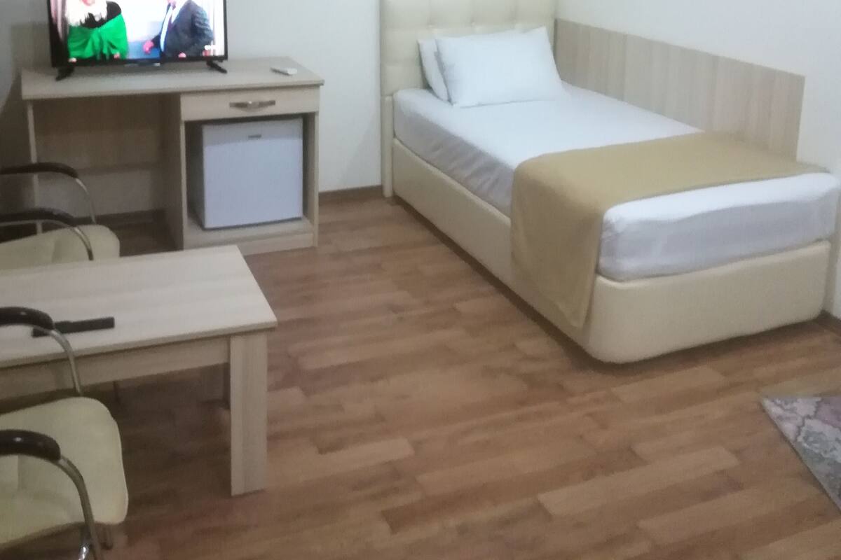 Deluxe Single Room | Soundproofing, WiFi (free), bed sheets