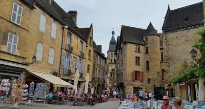 DIE VILLA 4 DES HOHEN VON SARLAT