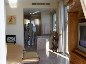 1 bedroom, in-room safe, iron/ironing board, WiFi