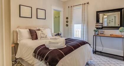 1893 Classic 4 Blocks From Great Dining & Shops