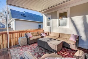 Rumah (2 Bedrooms) | Balkon
