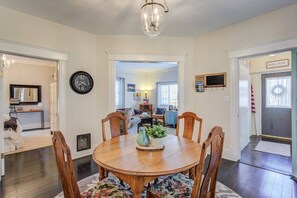 Ev (2 Bedrooms) | Özel mutfak | Tam boy buzdolabı, fırın, ekmek kızartma makinesi, dondurucu 