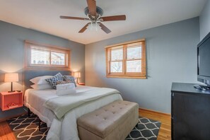 Casa (3 Bedrooms) | 3 dormitorios, tabla de planchar con plancha, ropa de cama