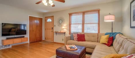 House (3 Bedrooms) | Living room