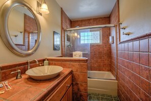 House (3 Bedrooms) | Bathroom