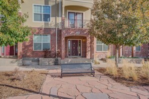 Exterior - Urban Practicality! 3 Beds, Patios & Dog Friendly (Colorado Springs)