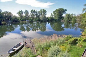 Lake view - Ferienwohnung mit Terrasse und Privatsee (Karlsruhe)