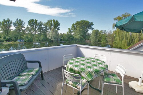 Ferienwohnung mit Terrasse und Privatsee