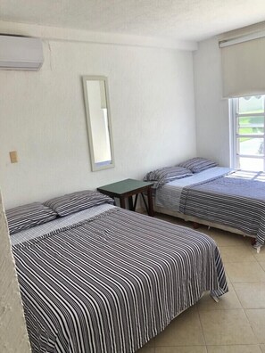 5 chambres, fer et planche à repasser, Wi-Fi, draps fournis