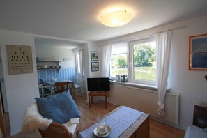 Duplex, 2 Bedrooms, Patio | Living area