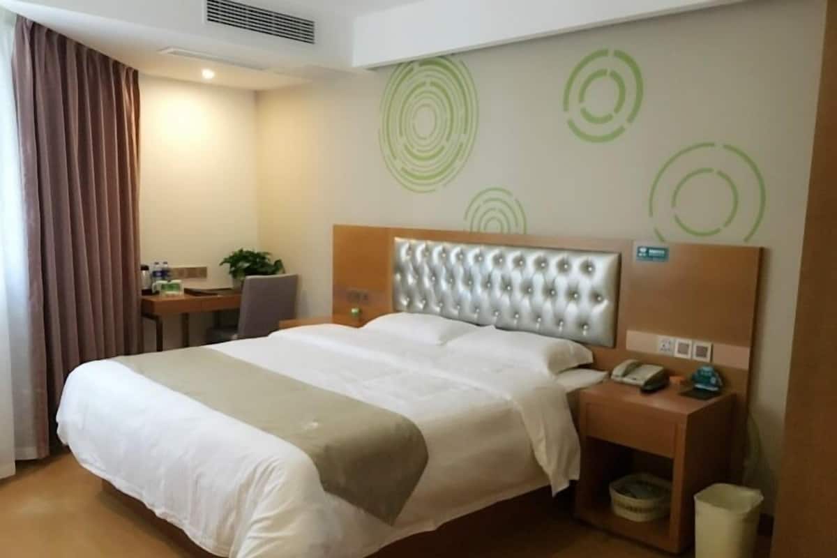Room, 1 King Bed | Free WiFi