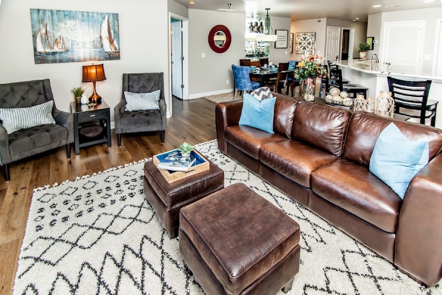 8104 Towers, Beautiful Condo! Quiet! Elevators, Indoor/outdoor Pools. Free Wifi - Osage Beach, MO