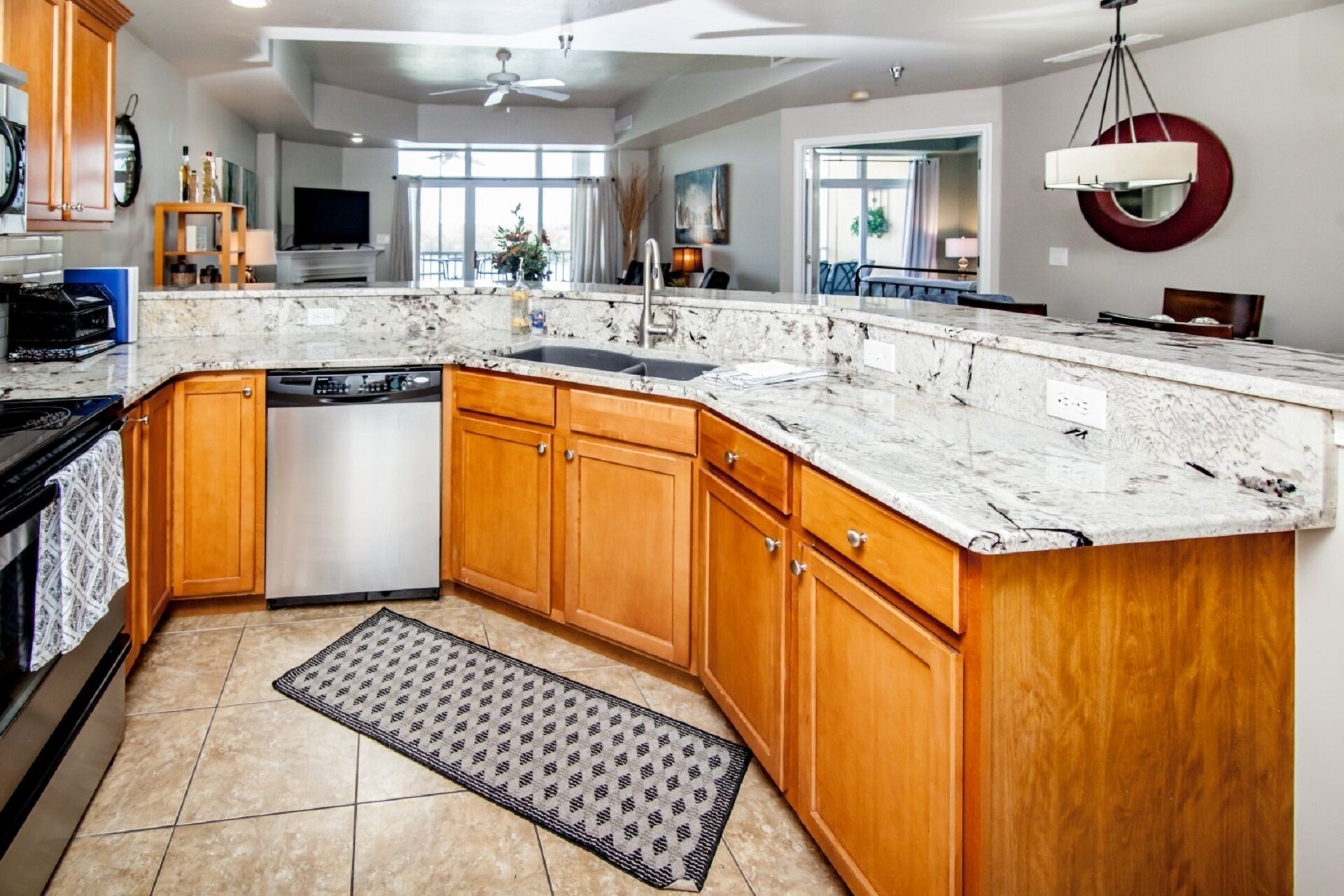 Beautiful, Luxury Towers Condo For Four or Six! Towers 8104, Free WIFI