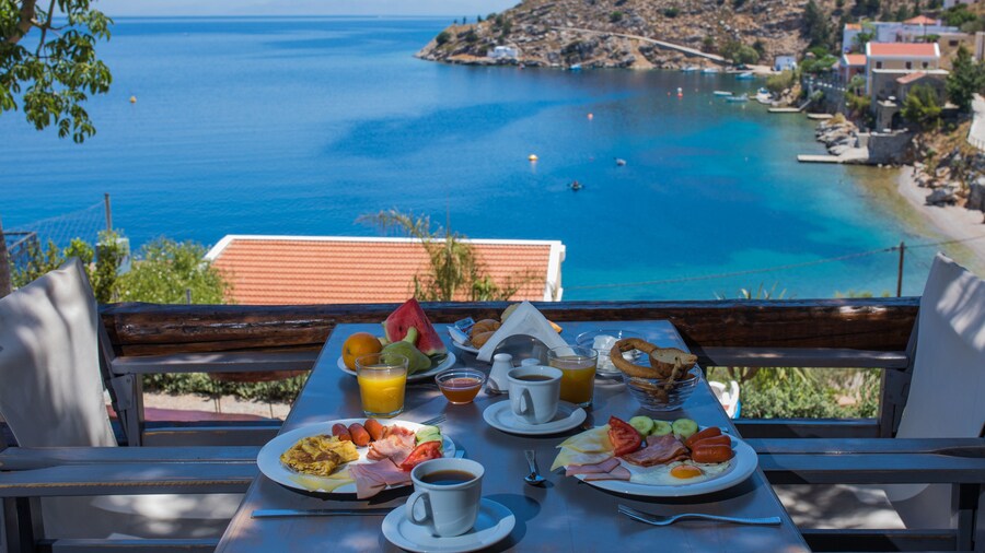 Niriides Hotel & Apartments