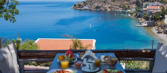 Niriides Hotel & Apartments