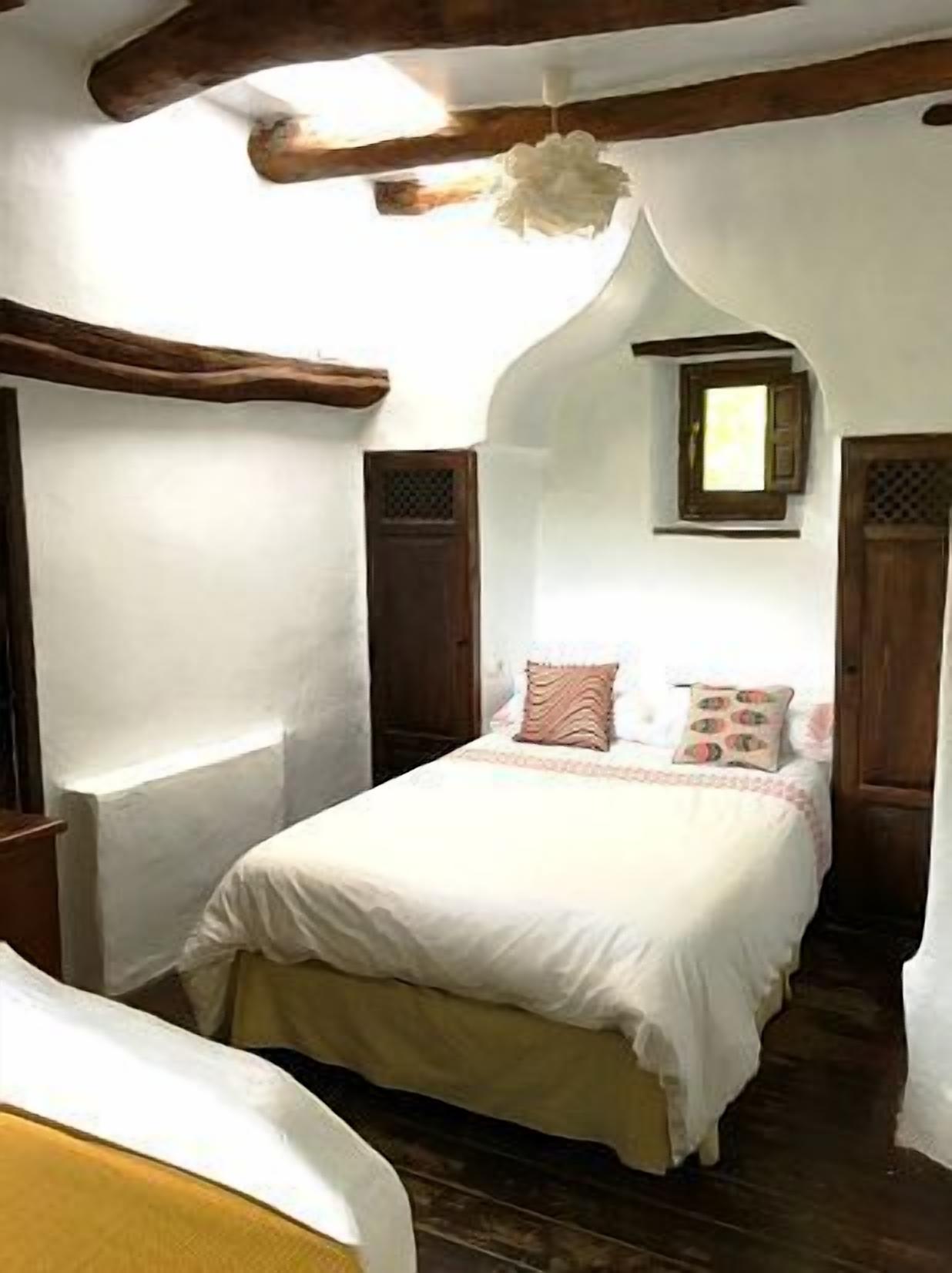 Cottage (full rental) for 2 people with private jacuzzi