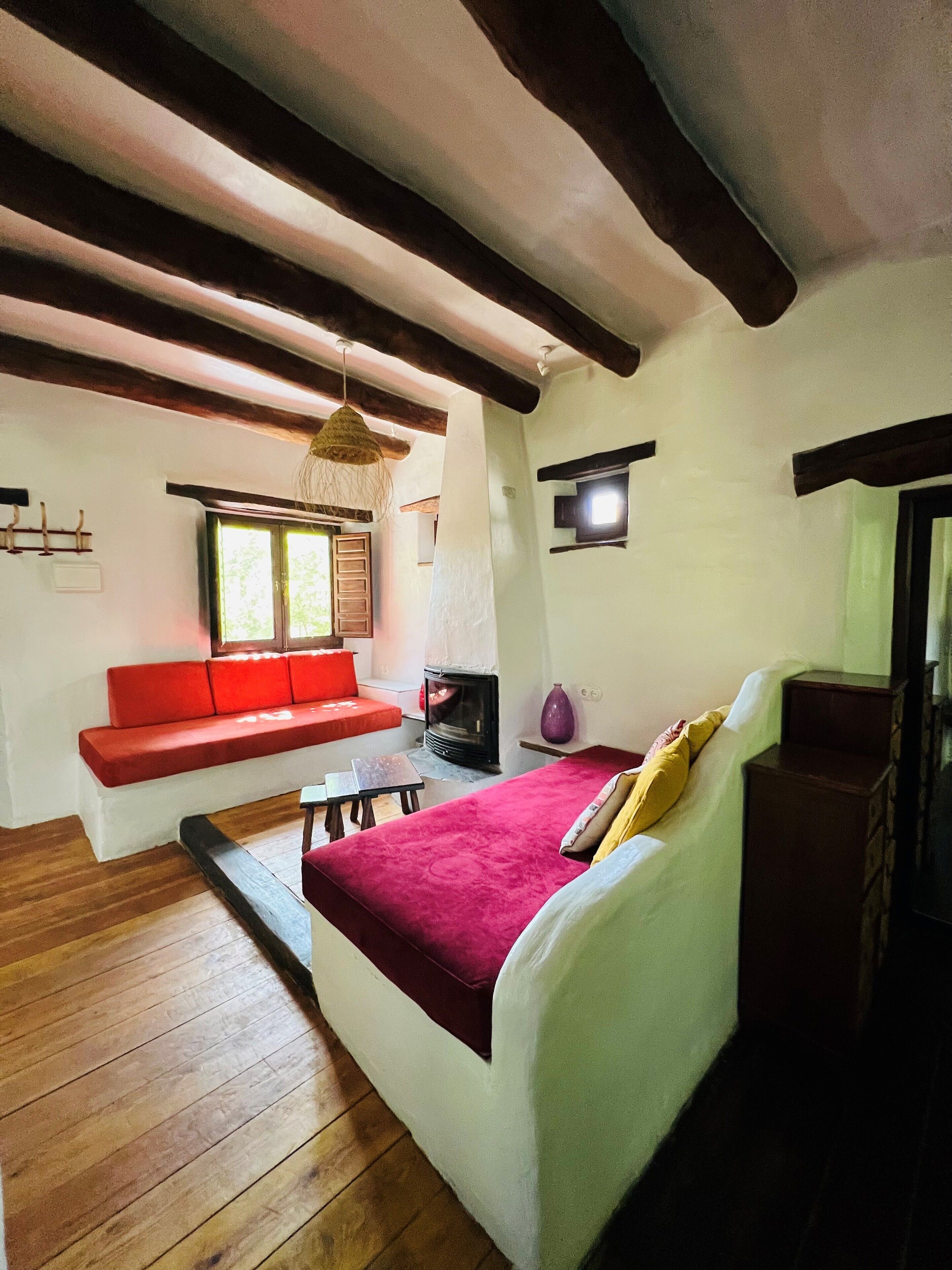 Cottage (full rental) for 2 people with private jacuzzi