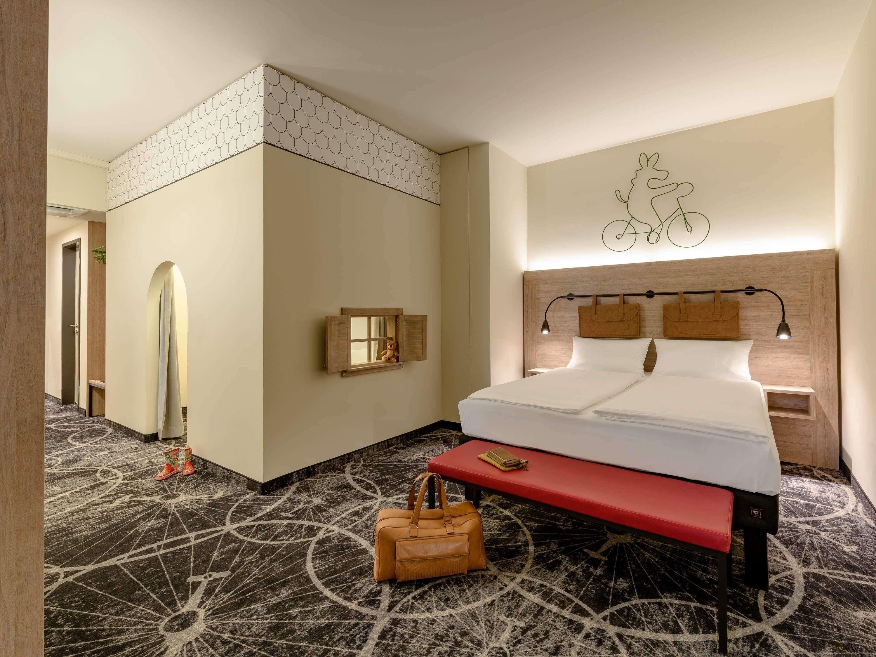 Family Room, Multiple Beds