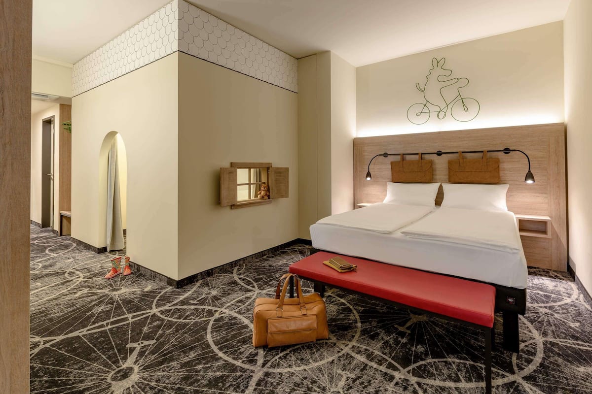 Family Room, Multiple Beds