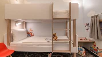 Family Room, Multiple Beds | Hypo-allergenic bedding, in-room safe, desk, laptop workspace