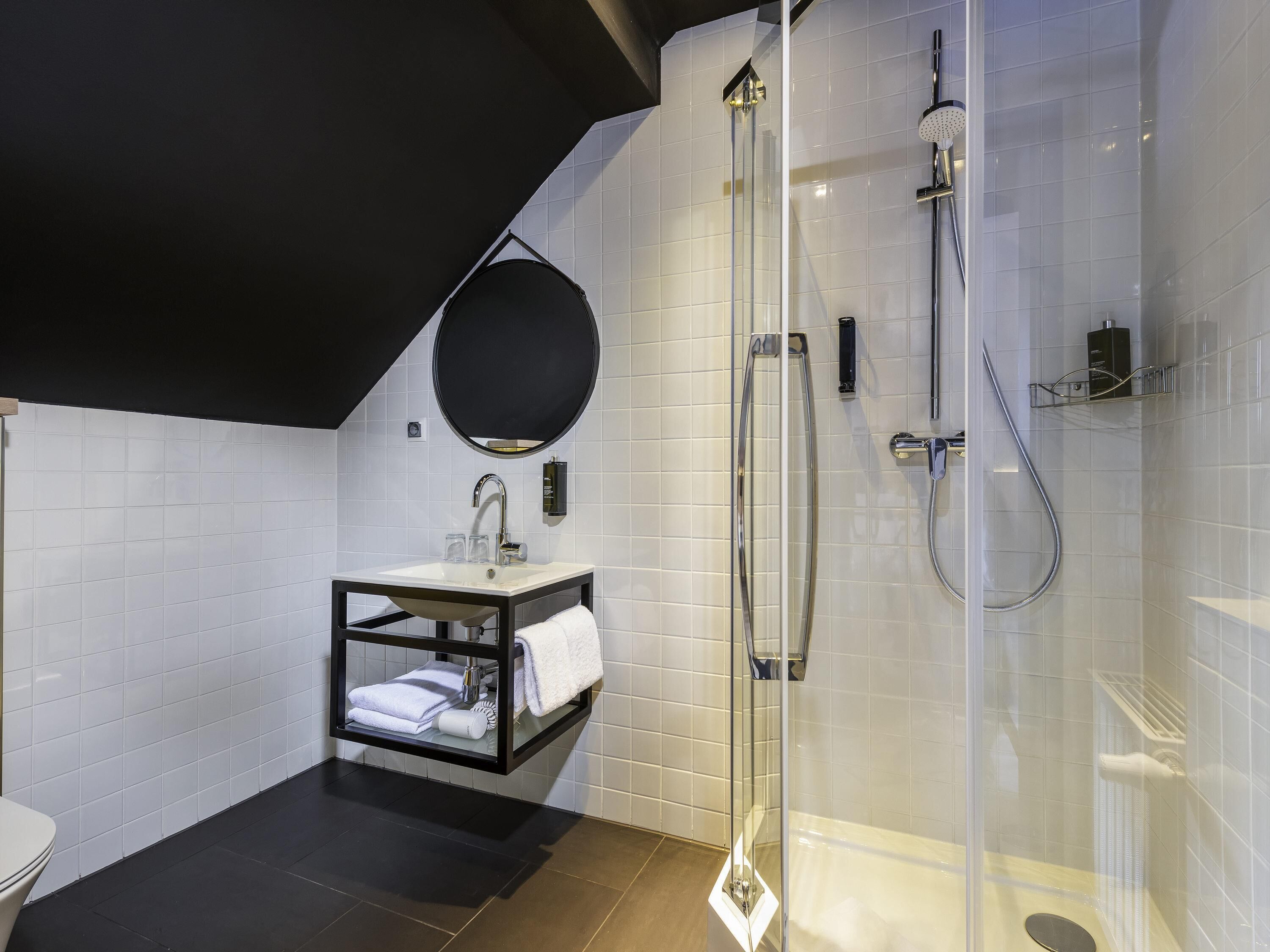In-room safe, desk, free cots/infant beds, free WiFi