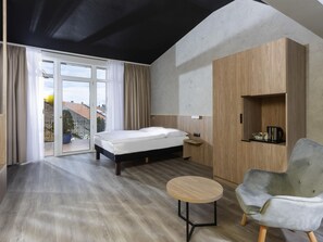 Superior Room, 1 Double Bed | In-room safe, desk, free cribs/infant beds, free WiFi