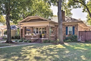 Exterior - Walk to Midwestern State: Wichita Falls Cottage! (Wichita Falls)