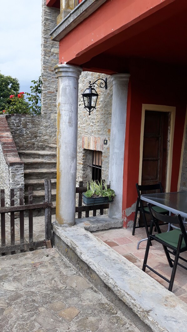 Habitación doble tradicional, baño en la habitación (Nido) | Terraza o patio