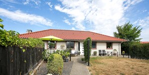 Exterior - Large villa with lake view (Tjele)