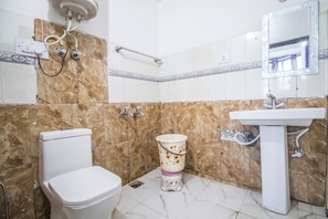 Family Room | Bathroom