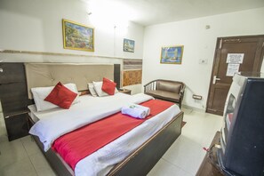 Executive Room - Hotel Holiday Plaza (Dalhousie)