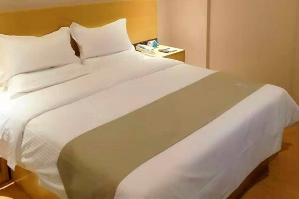Economy tweepersoonskamer, 1 queensize bed, geen ramen | Gratis wifi