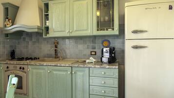 ์ํํธ, ์นจ์ค 1๊ฐ | ๊ฑฐ์ค ๊ณต๊ฐ | ํ๋ฉด TV