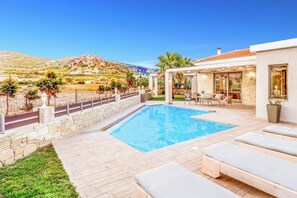 Villa (2 Bedrooms) | Interior